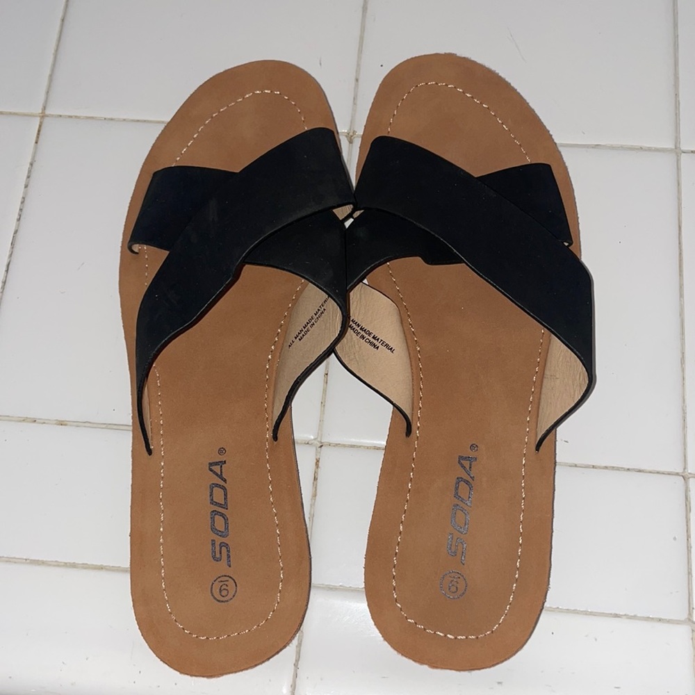 Soda sandals